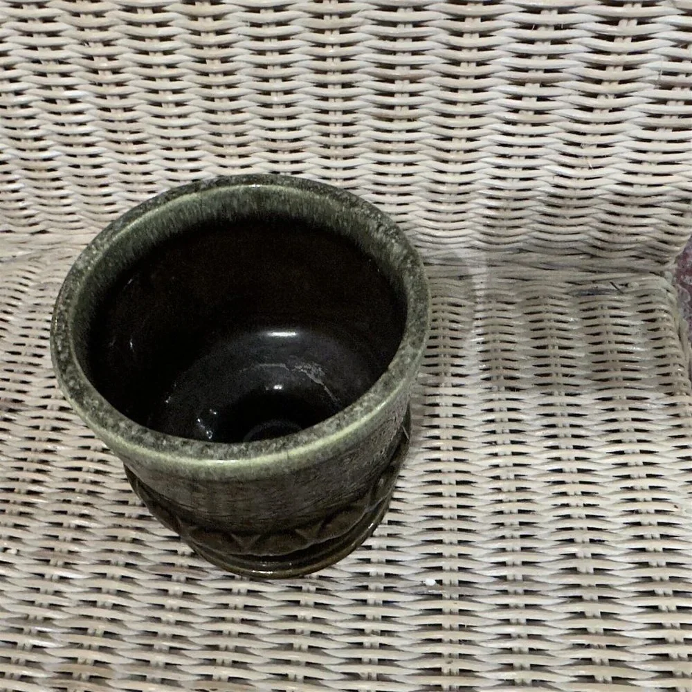 VINTAGE HULL POTTERY FOOTED PLANTER F84 OLIVE DRIP GLAZE ROUND POT VASE USA 4.5